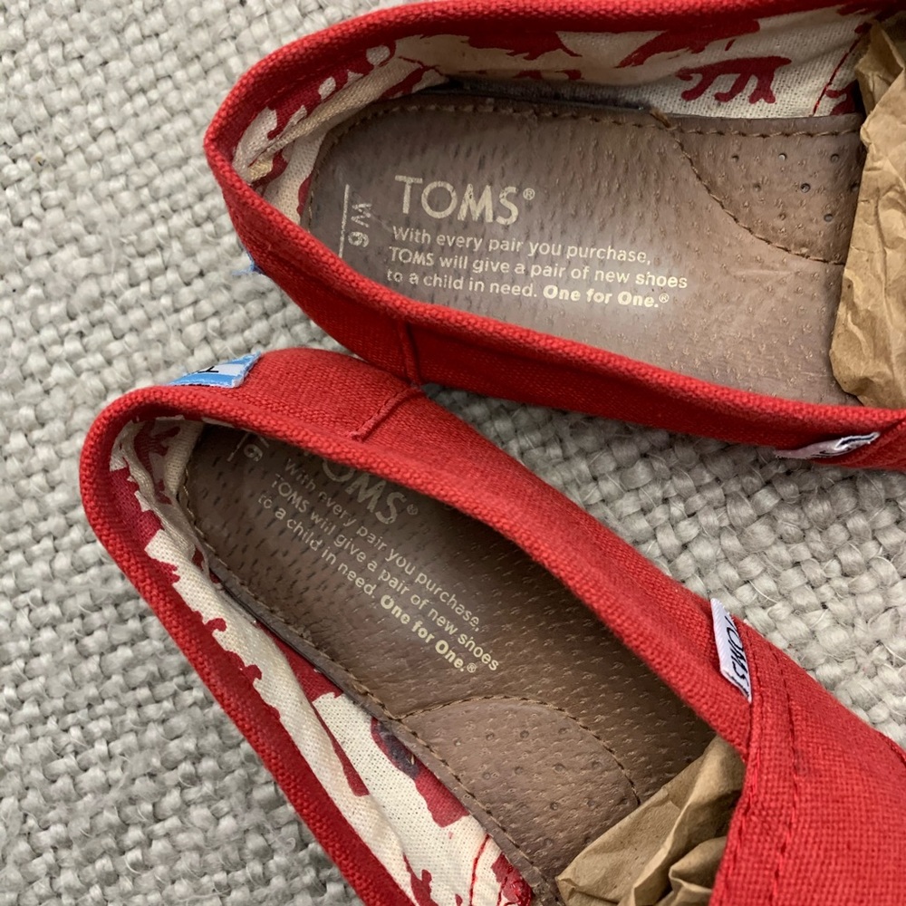 Toms - Picture 7 of 8